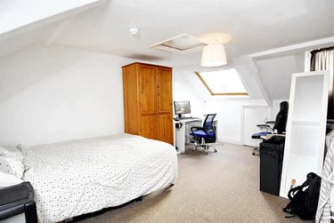 2 bed flat, Hill Park Crescent, Flat 3, Greenbank, Plymouth, PL48JP - Image 5